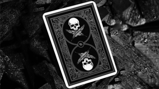 Feather & Bone: The Chrome Hearts (Foil) by Joel Meyers - Pokerdeck