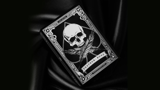 Feather & Bone: The Chrome Hearts (Foil) by Joel Meyers - Pokerdeck