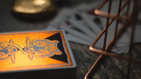 The Hidden King (Limited Copper)Luxury Edition by BOMBMAGIC - Pokerdeck