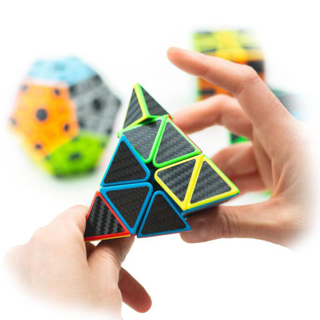 MeiLong Pyramid Carbon Fibre Cube