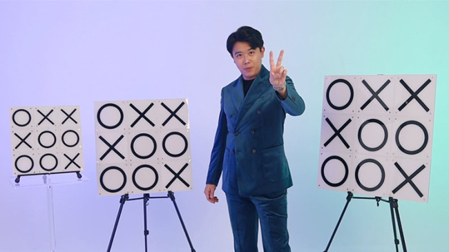 TIC TAC TOE PRO V2 PARLOR by Bond Lee and Kaifu Wang