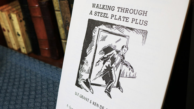 Walking Through a Steel Plate PLUS by U.F. Grant & Ken de Courcy - Buch